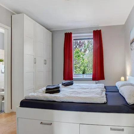 Apartment Kapitaensferienhaus Admiralitaet Schaprode